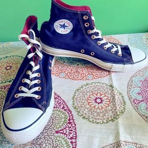 Converse high tops navy blue, tan, and red. Men’s 11 women’s 13 like new!